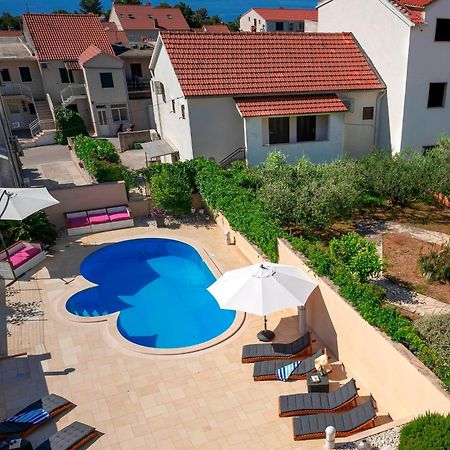 בול Hektorovic Poolside Apartments מראה חיצוני תמונה