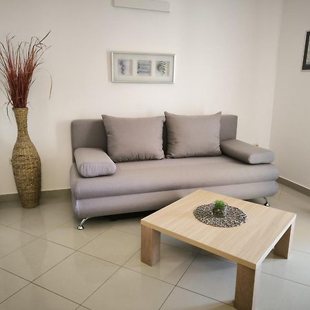 בול Hektorovic Poolside Apartments מראה חיצוני תמונה