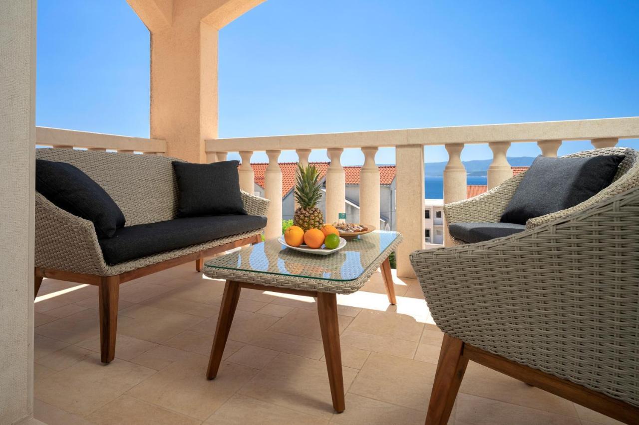 בול Hektorovic Poolside Apartments מראה חיצוני תמונה