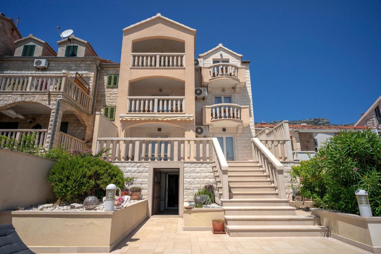 בול Hektorovic Poolside Apartments מראה חיצוני תמונה
