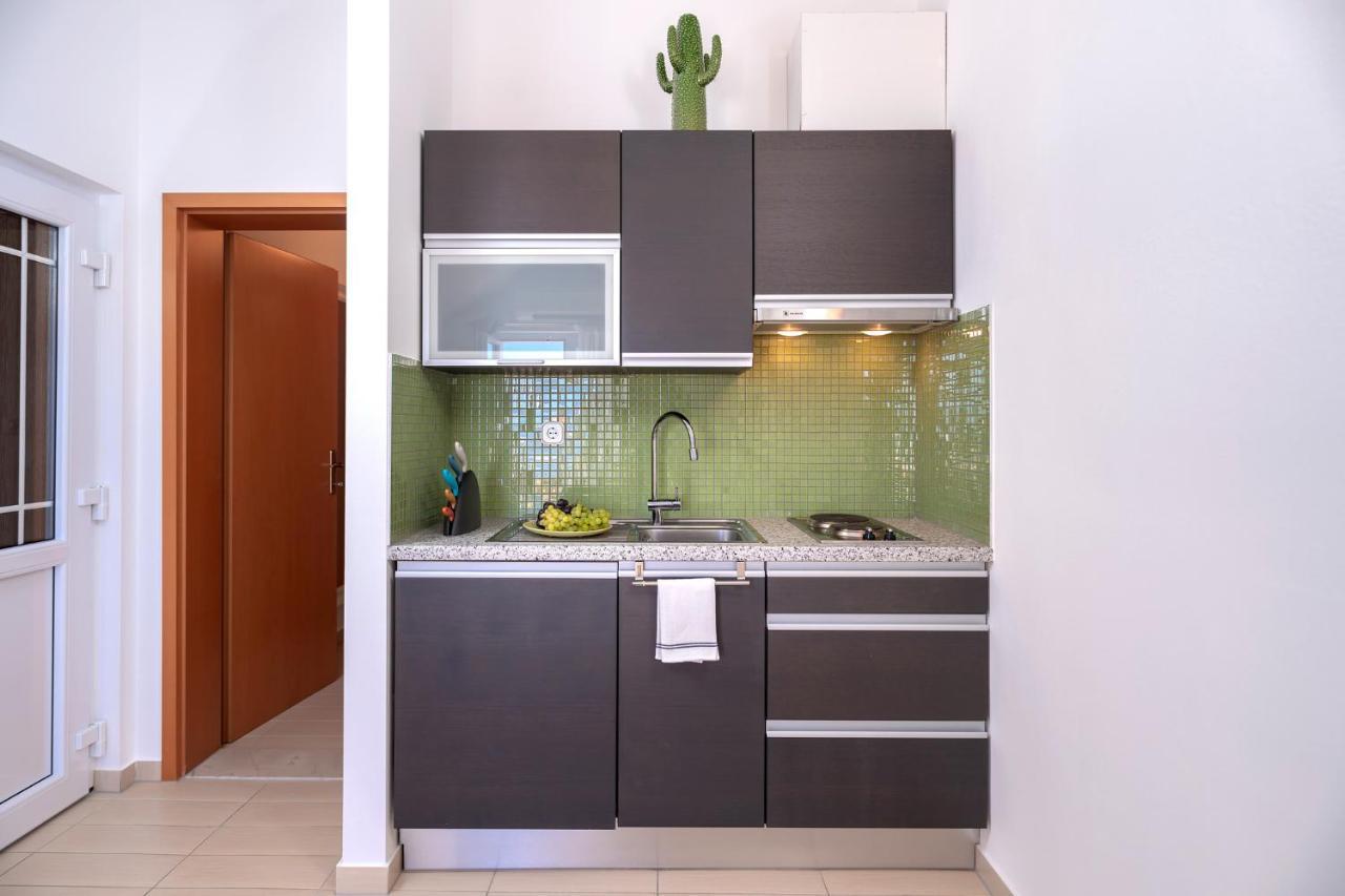 בול Hektorovic Poolside Apartments מראה חיצוני תמונה