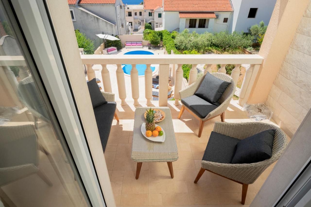 בול Hektorovic Poolside Apartments מראה חיצוני תמונה