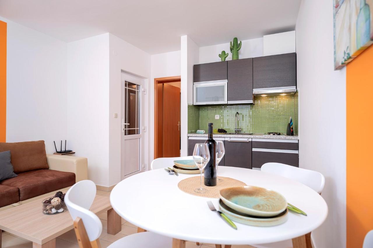 בול Hektorovic Poolside Apartments מראה חיצוני תמונה