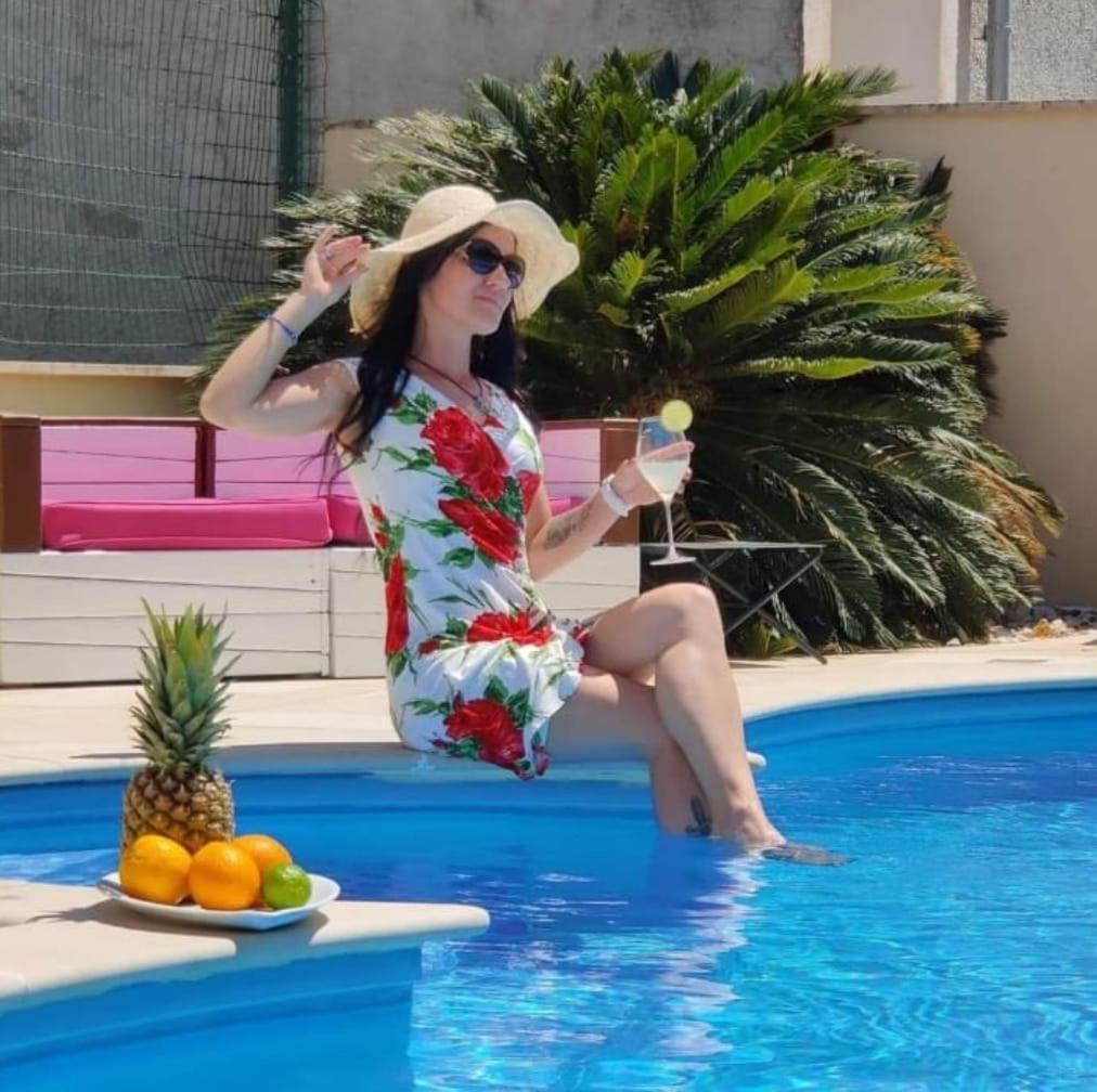 בול Hektorovic Poolside Apartments מראה חיצוני תמונה