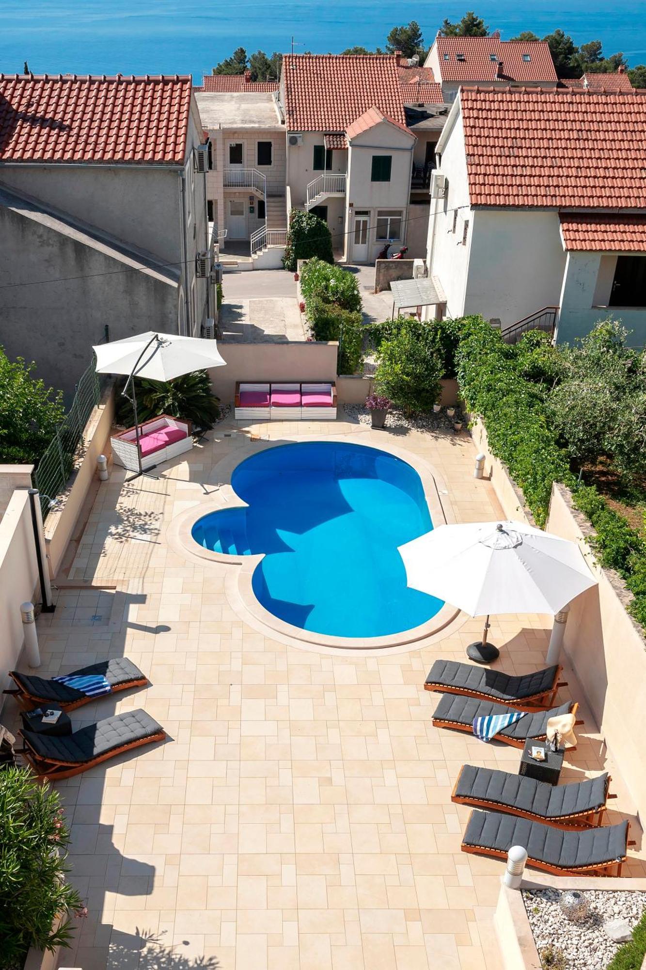 בול Hektorovic Poolside Apartments מראה חיצוני תמונה